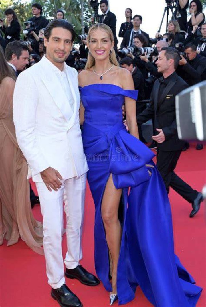 Benjamin Larretche & Petra Nemcova arrive at Elton John&rsquo;s Oscar party