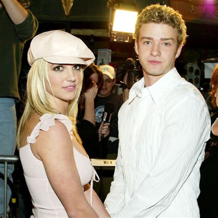 Britney Spears and Justin Timberlake play at a charity basketball game