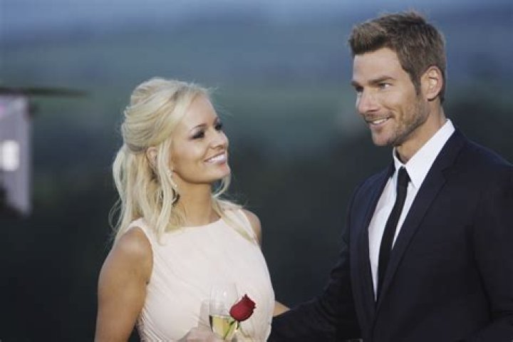 Jef Holm Emily Maynard Fighting