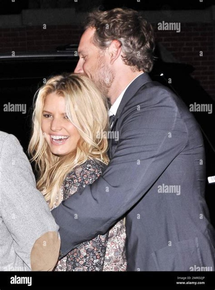 Jessica Simpson Is All Smiles