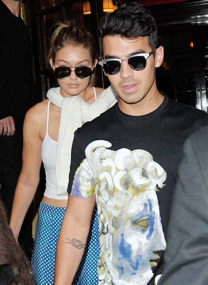 Joe Jonas & Gigi Hadid, Taylor Swift