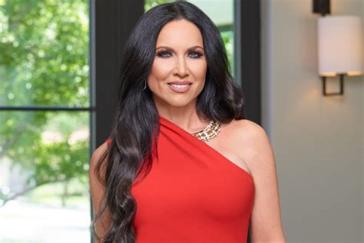 Leeanne locken