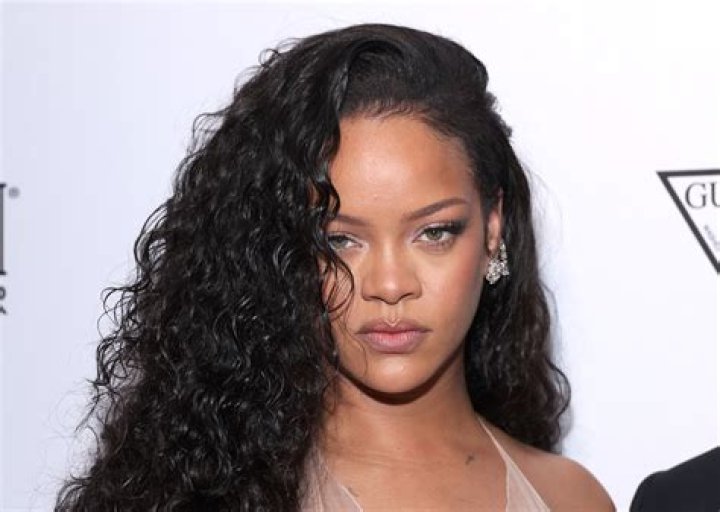 Rihanna Should Be The Next Pope Meme Met Gala 2018
