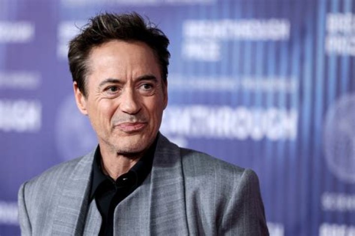 Robert Downey, Jr. Robert Downey, Jr.