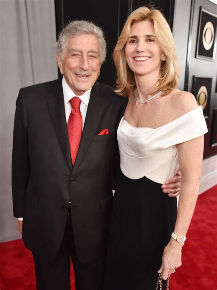 Tony Bennett, Susan Crow